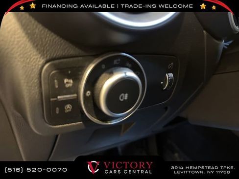 Used 2018 Alfa Romeo Stelvio AWD image 31