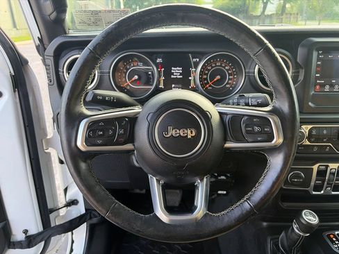 Used 2018 Jeep Wrangler Unlimited Sahara w/ Cold Weather Group AWD/4WD image 20