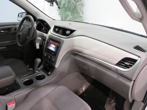Used 2014 Chevrolet Traverse LS image 10