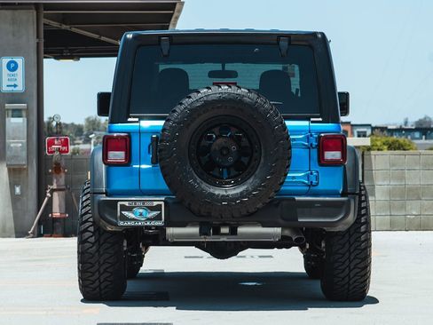 Used 2023 Jeep Wrangler Sport S image 12