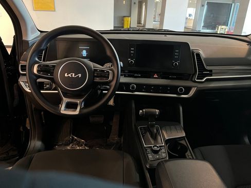 Used 2025 Kia Sportage LX image 34