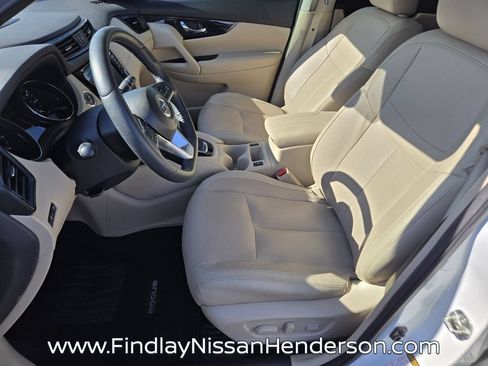 Used 2020 Nissan Rogue SL w/ Premium Package FWD image 10
