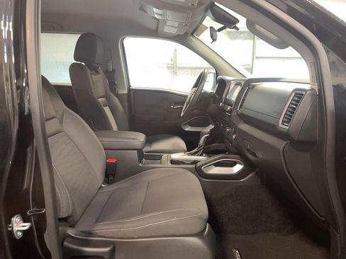 Used 2024 Nissan Frontier SV w/ Technology Package AWD/4WD image 19