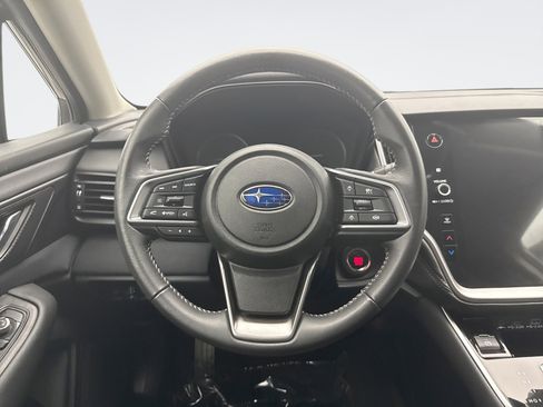 Used 2025 Subaru Outback Premium AWD/4WD image 12