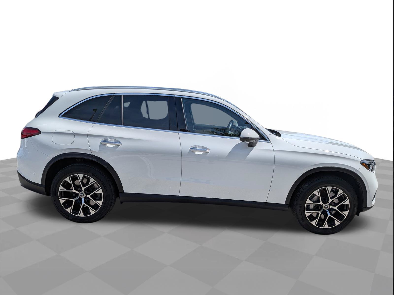 Used 2025 Mercedes-Benz GLC 350e 4MATIC image 3