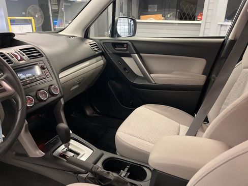 Used 2015 Subaru Forester 2.5i w/ Alloy Wheel Package image 14