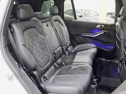 Used 2023 BMW X7 xDrive40i w/ M Sport Package image 30