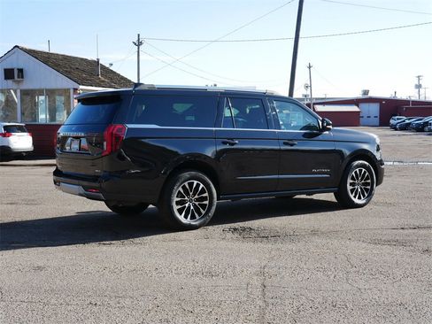 Used 2017 Jeep Grand Cherokee Overland w/ Jeep Active Safety Group image 3