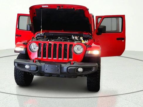 Used 2023 Jeep Gladiator Rubicon w/ Cold Weather Group AWD/4WD image 9