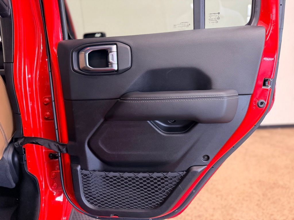 Used 2021 Jeep Wrangler Unlimited Sahara w/ Uconnect 4C Nav & Sound Group AWD/4WD image 21