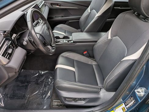 Used 2025 Toyota Camry SE FWD image 15