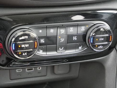 Used 2022 Buick Encore GX Select w/ Sport Touring Package image 22