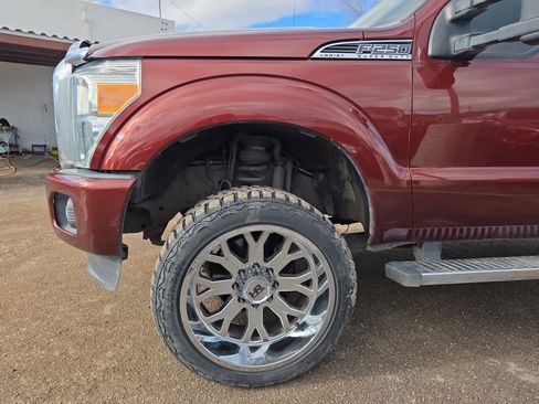 Used 2015 Ford F250 Platinum w/ Platinum Package image 10