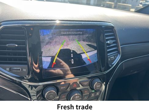 Used 2021 Jeep Grand Cherokee Limited image 15