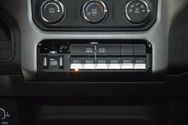Used 2024 RAM 3500 SLT w/ Quick Order Package 2YG SLT AWD/4WD image 23