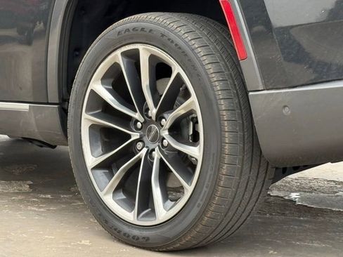 Used 2022 Jeep Wagoneer Series III w/ Premium Group I image 12