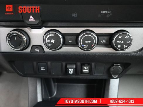 Used 2019 Toyota Tacoma SR5 image 17