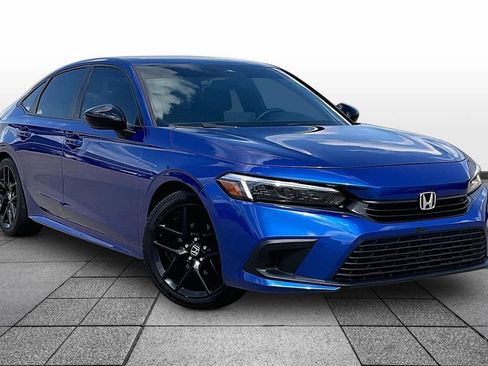 Used 2022 Honda Civic Sport image 2