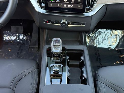 Certified 2026 Volvo XC90 B6 Plus AWD/4WD image 15