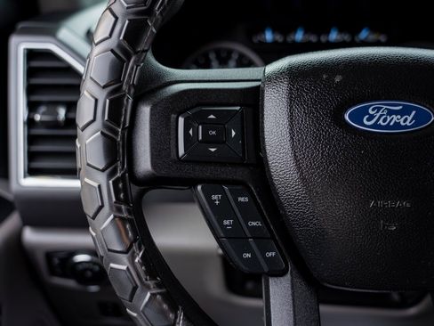 Used 2017 Ford F250 XLT w/ XLT Value Package AWD/4WD image 28