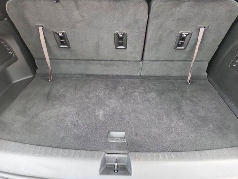 Used 2025 Chevrolet Traverse LT w/ Midnight/Sport Edition FWD image 24