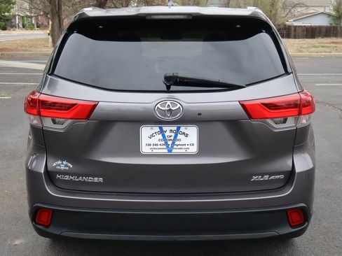 Used 2018 Toyota Highlander XLE image 6
