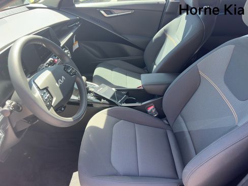 New 2026 Kia Niro LX FWD image 9