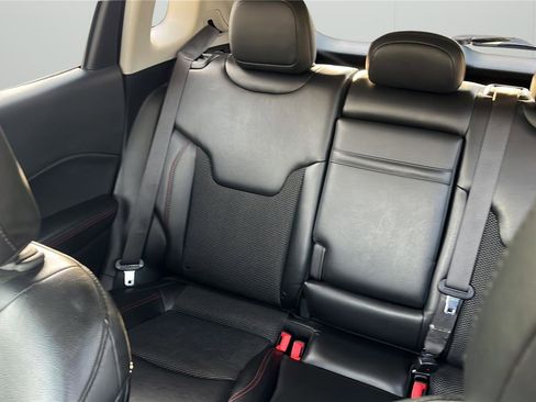 Used 2019 Jeep Compass Trailhawk image 19