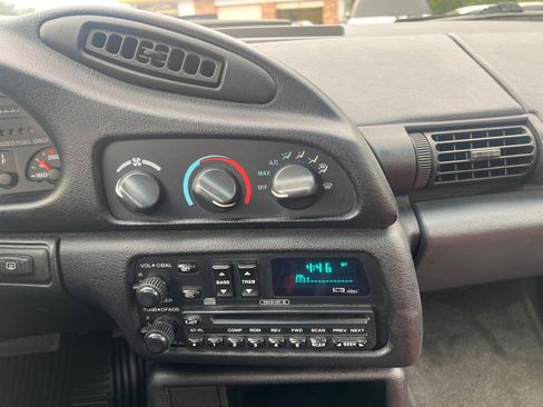 Used 1995 Chevrolet Camaro LT RWD image 23