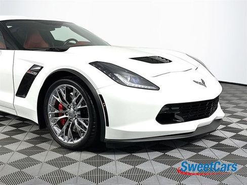 Used 2015 Chevrolet Corvette Z06 w/ 3LZ Preferred Equipment Group RWD image 46