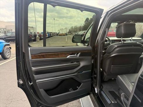 Certified 2022 Jeep Grand Wagoneer Series II AWD/4WD image 34