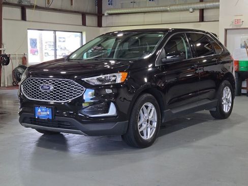 Used 2023 Ford Edge SEL image 5