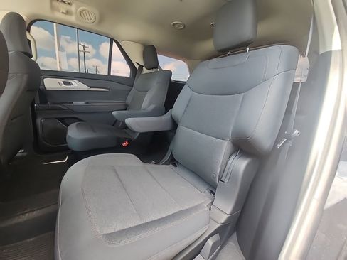 Used 2025 Ford Explorer Active image 8