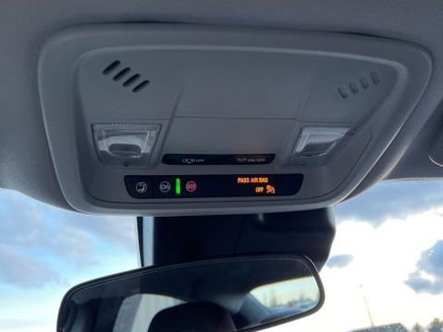 Used 2025 Chevrolet Malibu LT image 47