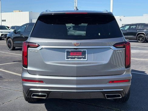 Used 2022 Cadillac XT6 Premium Luxury FWD image 5