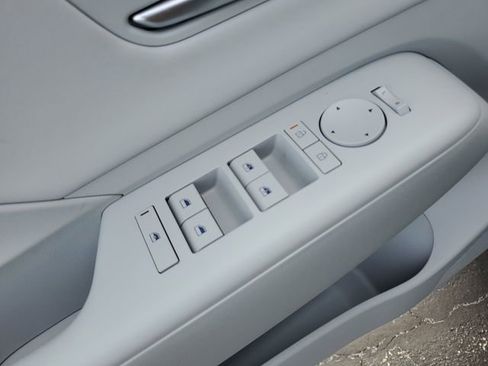 Used 2025 Hyundai Kona Limited image 20