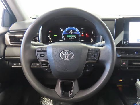Used 2025 Toyota Camry LE FWD image 11