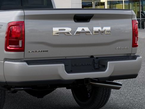 New 2026 RAM 2500 Laramie AWD/4WD image 13