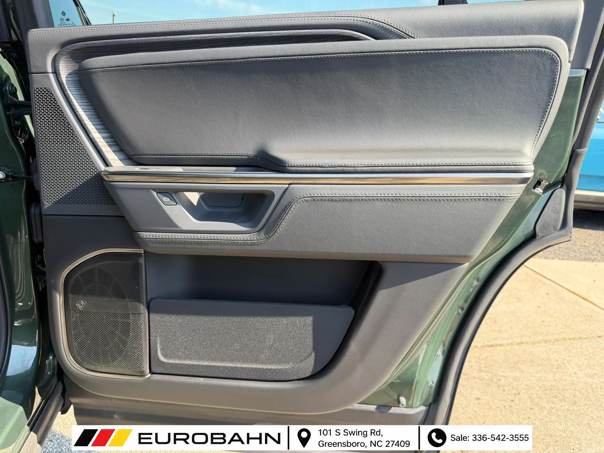 Used 2025 Rivian R1S Adventure Dual AWD/4WD image 22