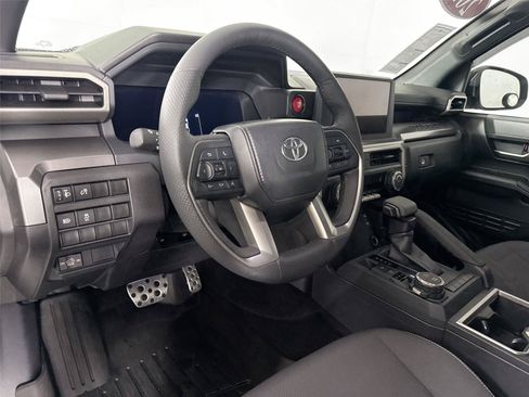 Used 2024 Toyota Tacoma TRD Sport AWD/4WD image 4