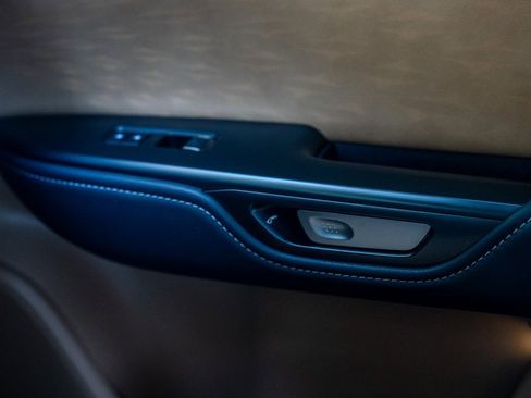 Used 2025 Lexus RZ 300e image 14