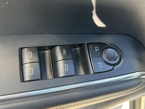 Used 2025 GMC Acadia Elevation image 23