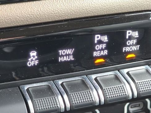 Used 2019 RAM 1500 Laramie AWD/4WD image 19
