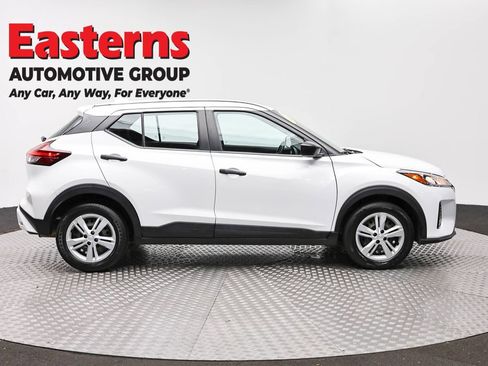Used 2023 Nissan Kicks S FWD image 4