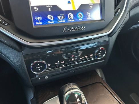 Used 2014 Maserati Ghibli image 21