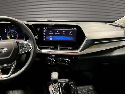 Certified 2025 Chevrolet Trax ACTIV w/ Sunroof Package FWD image 9