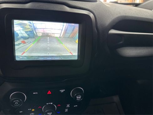 Used 2020 Jeep Renegade Altitude image 33