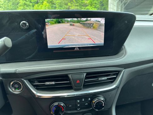 Used 2025 Buick Encore GX Preferred FWD image 17