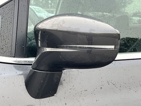 Used 2022 Chrysler Pacifica Touring-L image 29