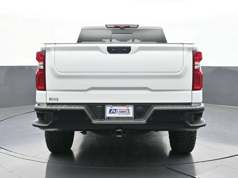Used 2024 Chevrolet Silverado 1500 ZR2 w/ Technology Package AWD/4WD image 6